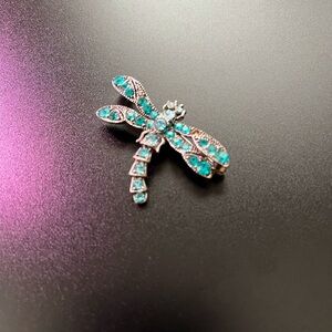 Vintage Unsigned Aquamarine Blue Topaz Gemstone Dragonfly Brooch